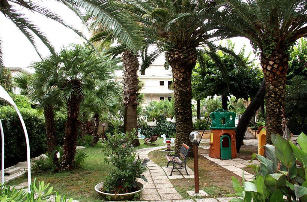 Hotel Marconi San Benedetto del Tronto Exteriör bild
