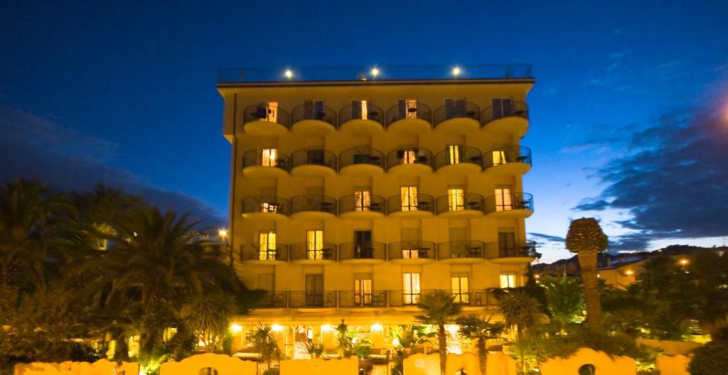Hotel Marconi San Benedetto del Tronto Exteriör bild
